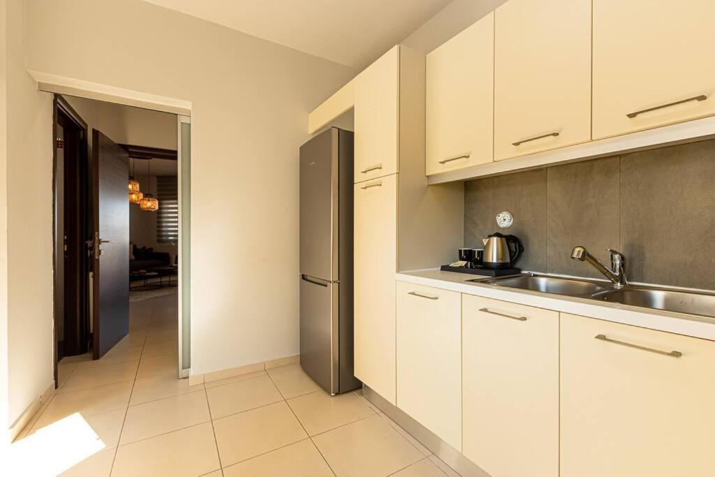 Nh Urban Living In Nea Alikarnassos Apartment Heraklion  Exterior photo